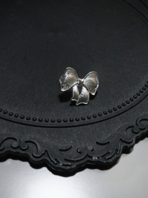 Fabric-feel large bow ring