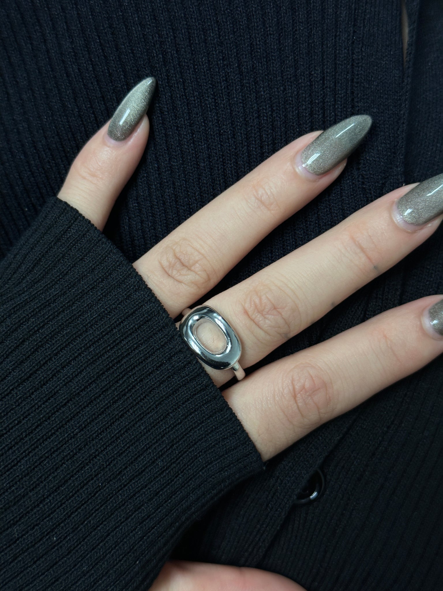 Irregular winter dump ring