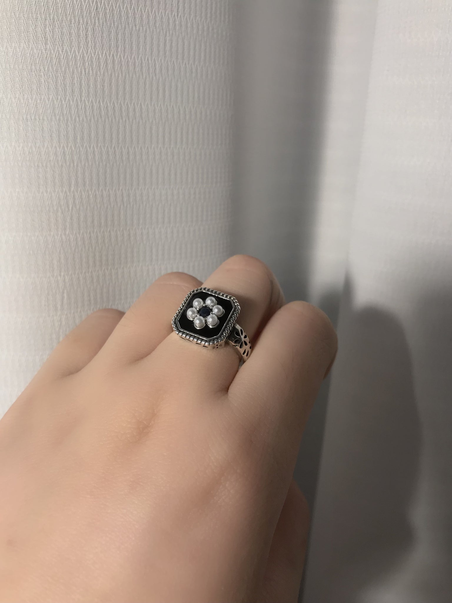 Pearl Flower ring ( on square & pearl flower)