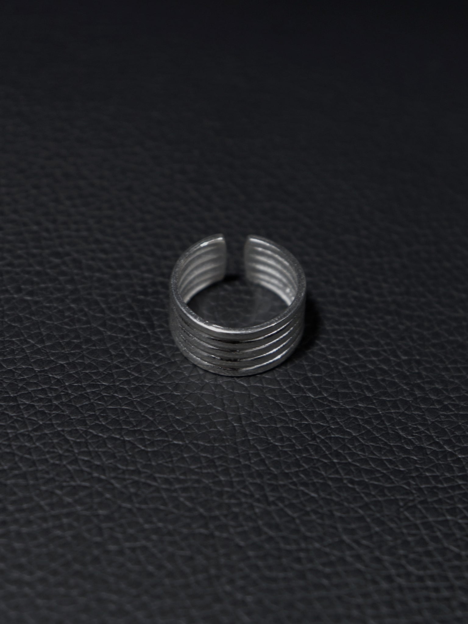 Double layer line ring