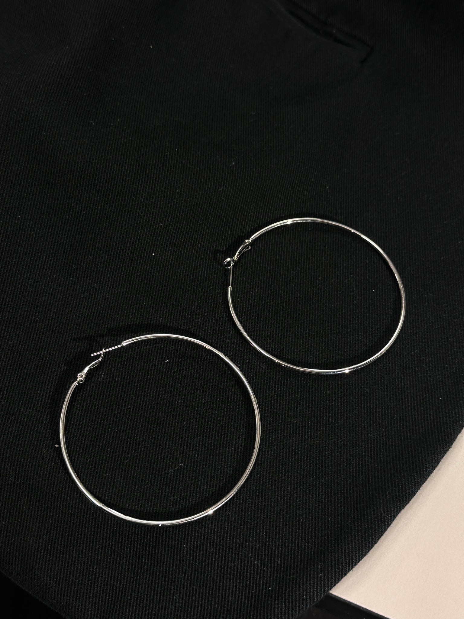 Basic circle earrings