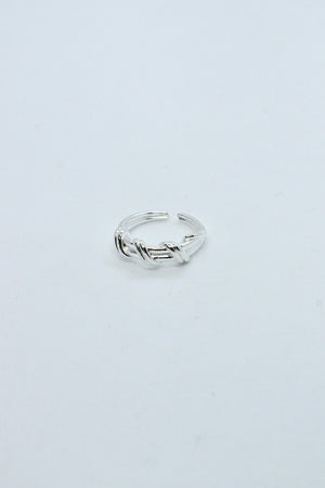 Double Twist Wave Ring