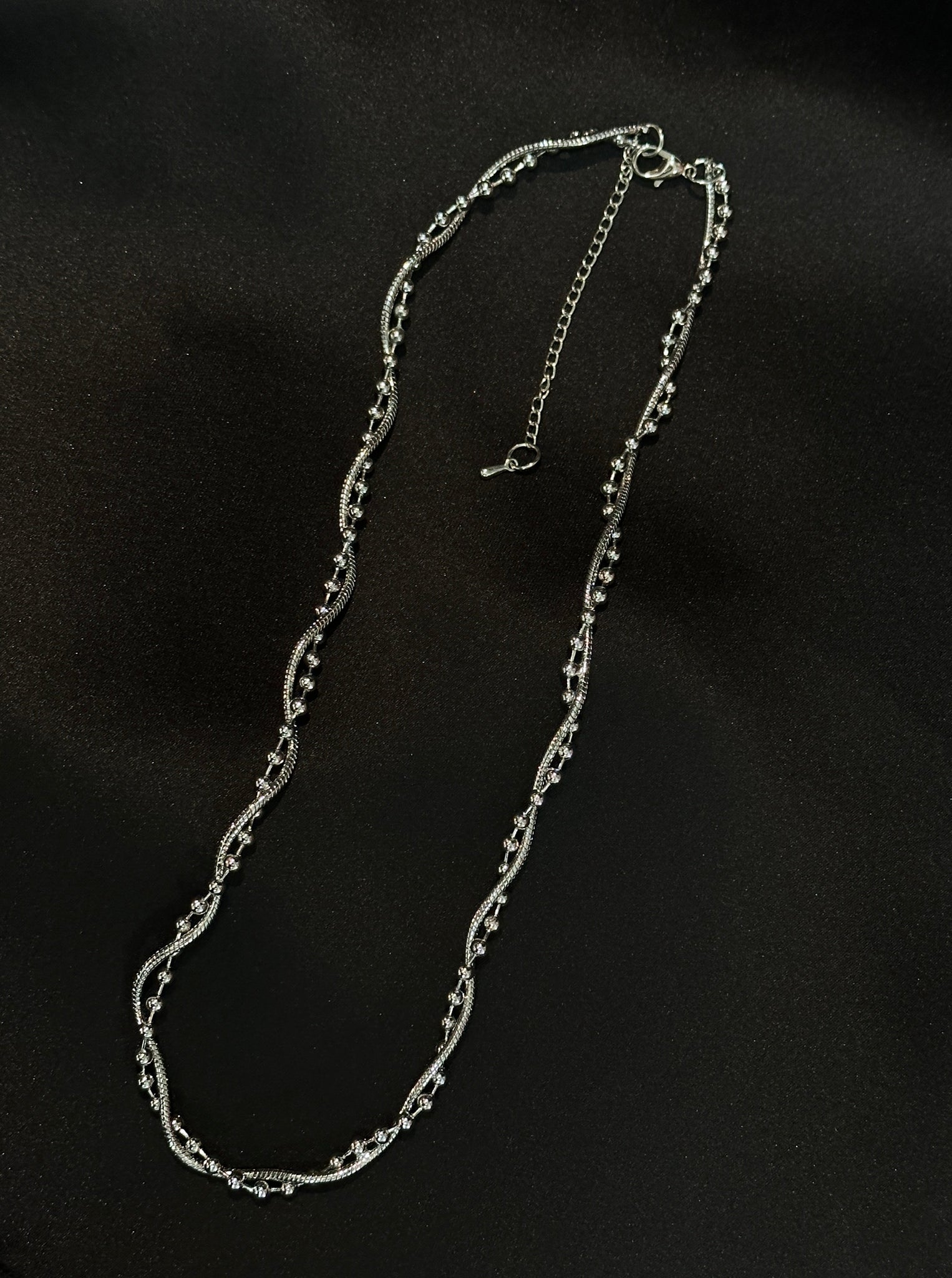 Twist Twist Ball n Line Necklace