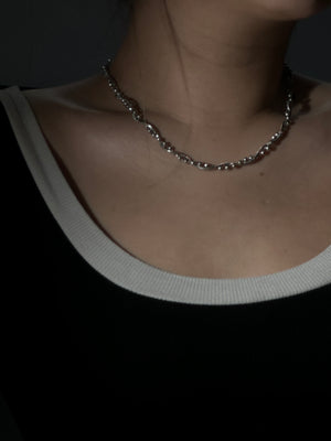 Twist Twist Ball n Line Necklace