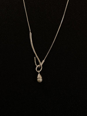 Pearl hanging necklace