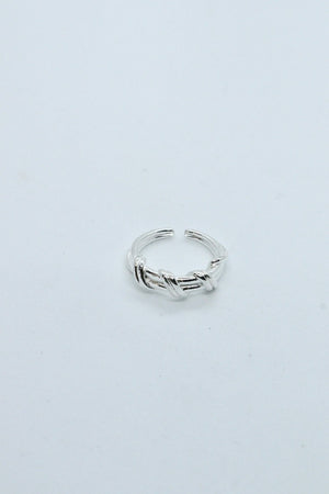 Double Twist Wave Ring