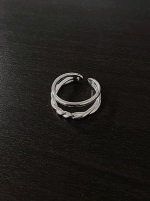 Twist & Line Ring