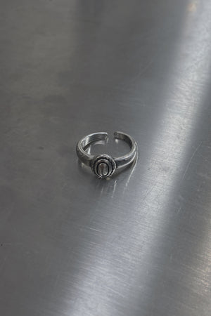 Oval round ring