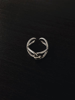 Line Thorns Ring