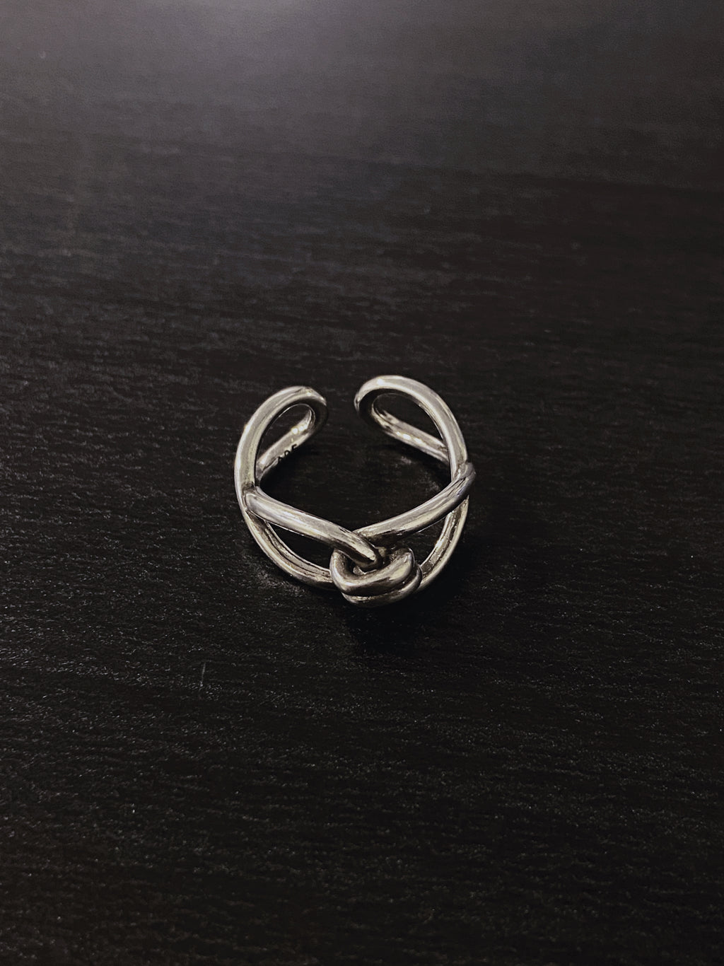 Line Thorns Ring